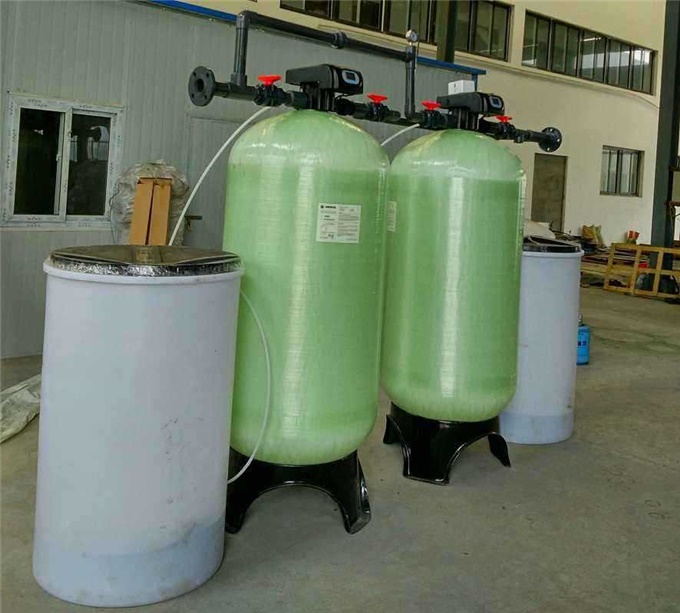 15T/H软化水设�? /></div>
                <div   id=